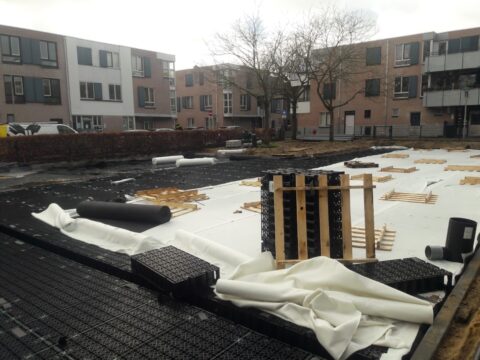 Foto van kratten onder de grond bij de Landbouwstraat